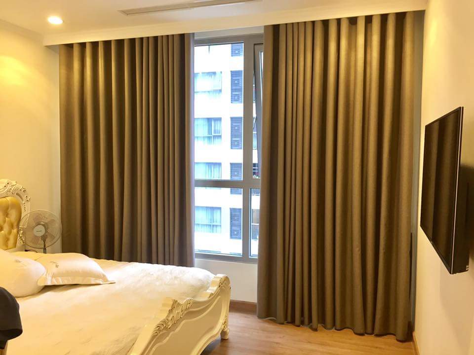 Rèm cửa màu nâu vàng thích hợp màu sơn tường nào?