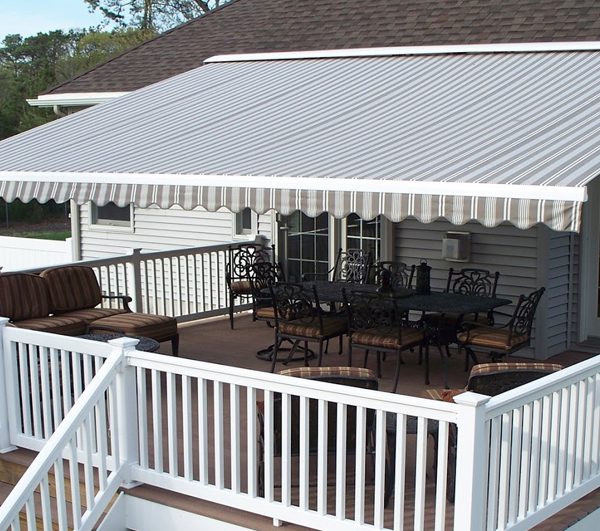 Mái bạt che là gì? Tại sao phải cần làm bạt mái che mưa, che nắng?