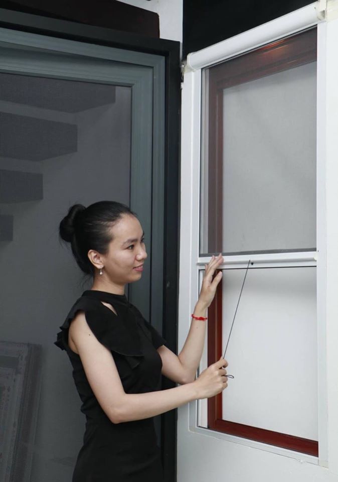 Lưới chống muỗi tự cuốn 2 cua-luoi-chong-muoi-tu-cuon-ha-noi-2