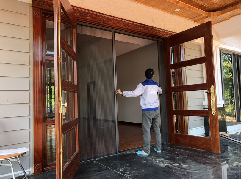 Cửa lưới chống muỗi dạng xếp tại Hà Nội